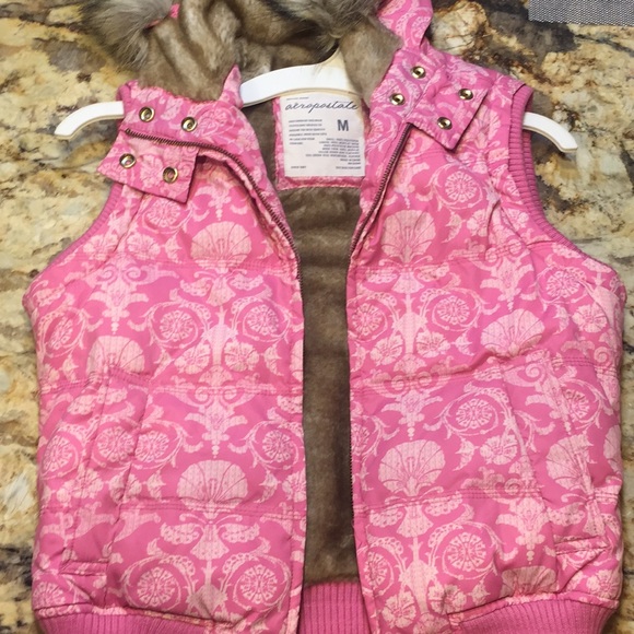Cute pink vest in size medium - Picture 2 of 8